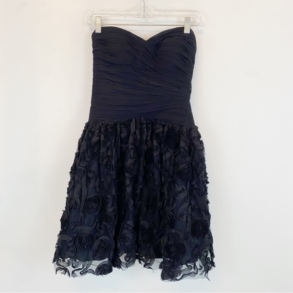 MONIQUE LHUILLIER MONIQUE LHUILLIER - Picture 1 of 6